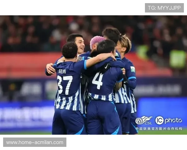 中超武汉三镇戴维森突破训练稳提升,引领球队冲刺新高度 中超武汉三镇戴维森突破训练稳提升,引领球队冲刺新高度