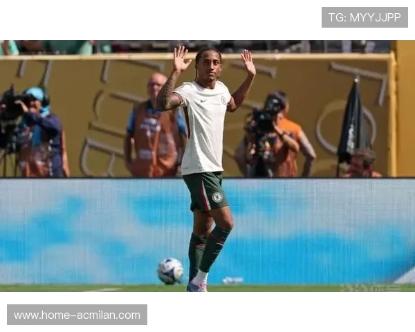 切尔西杰克逊脚下启动动作非常卖力