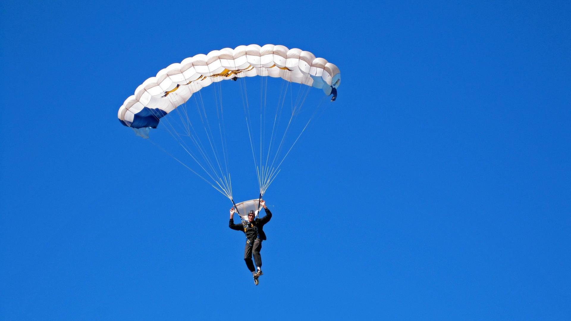 全国青少年团队合作跳绳赛激烈角逐，中国青少年跳绳最厉害比赛视频